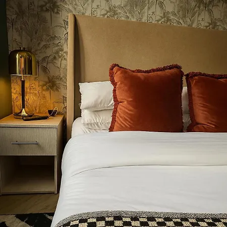 Athena Ls1 Free Secure Parking! Leeds (West Yorkshire)