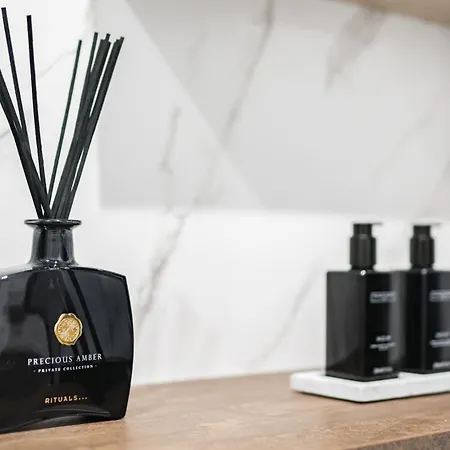 Athena Ls1 Free Secure Parking! * Λιντς