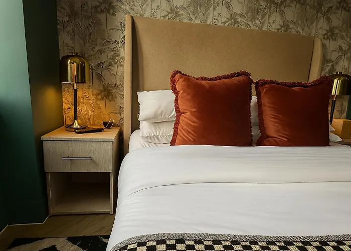 Athena Ls1 Free Secure Parking! Leeds (West Yorkshire)