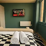 Athena Ls1 Free Secure Parking! Apartman