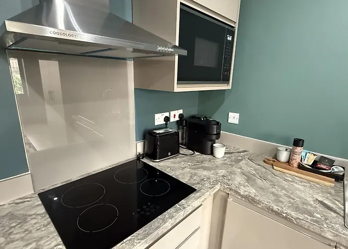 Athena Ls1 Free Secure Parking! * Λιντς